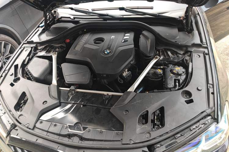 Used BMW 5 Series 2018 530i M Sport Package Engine Bay