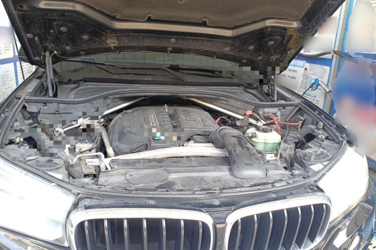 Used BMW 5 Series  Engine Bay