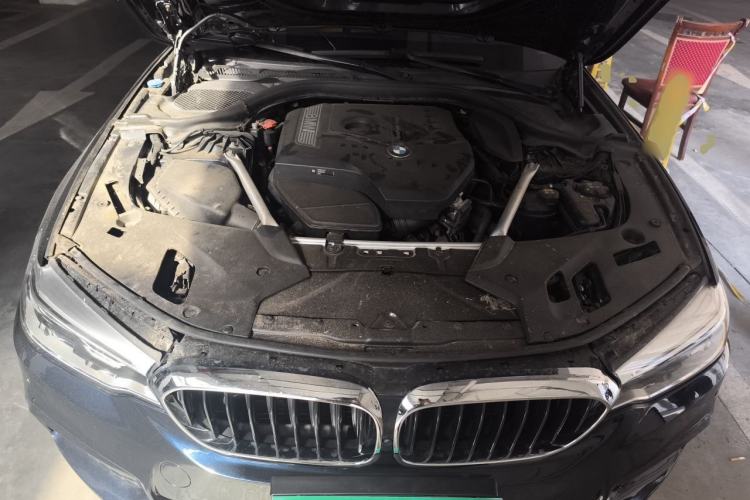 Used BMW 5 Series 2018 530Li Leading Model M Sport Package Engine Bay