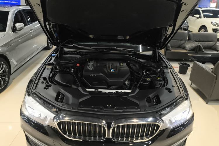 Used BMW 5 Series 2018 528Li Launch Special Edition Engine Bay