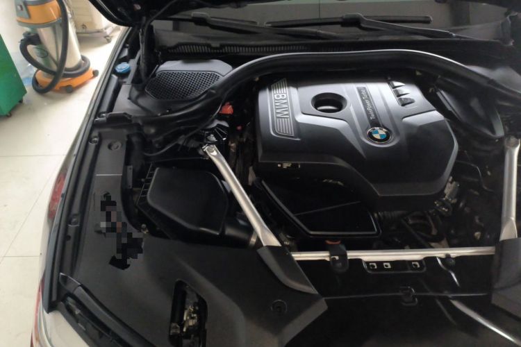 Used BMW 5 Series 2018 525Li M Sport Package Engine Bay Right