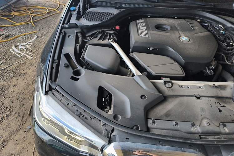 Used BMW 5 Series 2018 Restyled 530Li Leading Edition M Sport Package Engine Bay Right