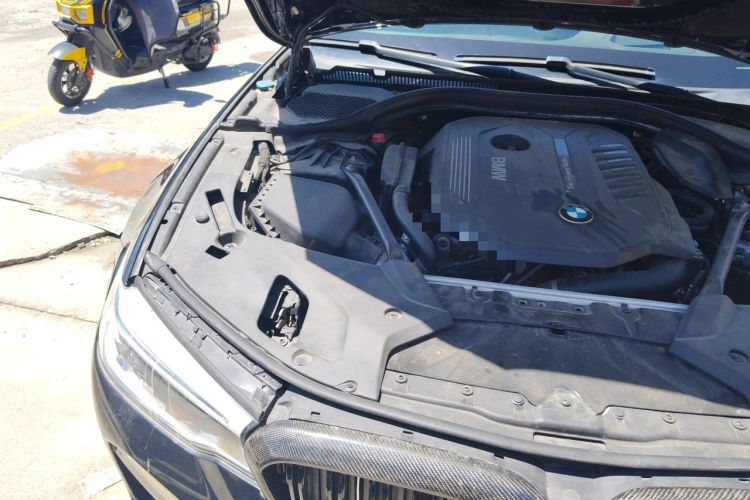 Used BMW 5 Series 2018 540Li Executive Edition Engine Bay Right