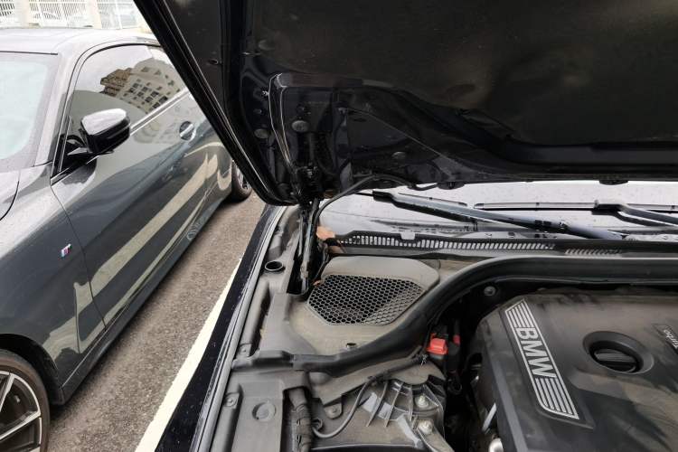 Used BMW 5 Series 2018 530Li Leading Model M Sport Package Engine Bay Right