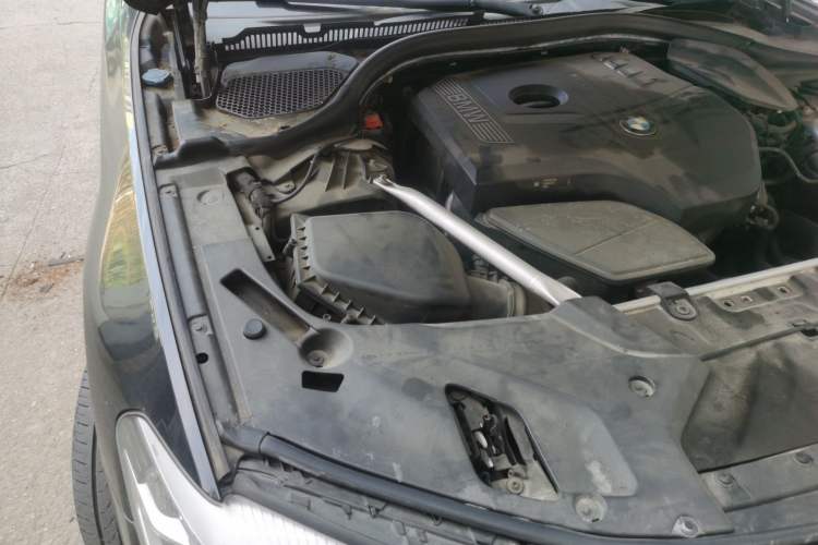 Used BMW 5 Series 2018 525Li Luxury Package Engine Bay Right