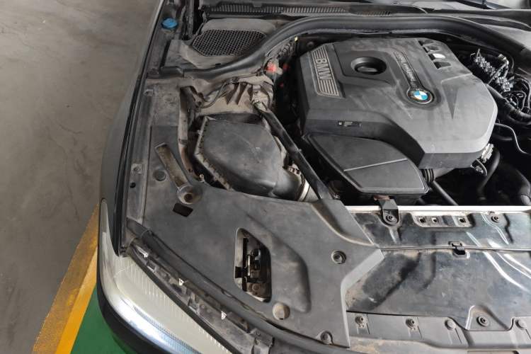 Used BMW 5 Series 2018 528Li Launch Special Edition Engine Bay Right