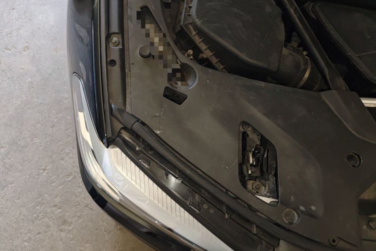 Used BMW 5 Series 2018 528Li Launch Special Edition Engine Bay Right
