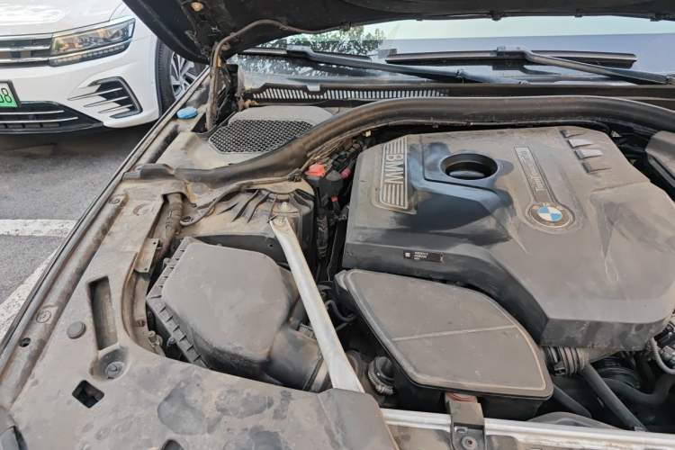 Used BMW 5 Series 2018 Restyled 530Li Leading Edition M Sport Package Engine Bay Right