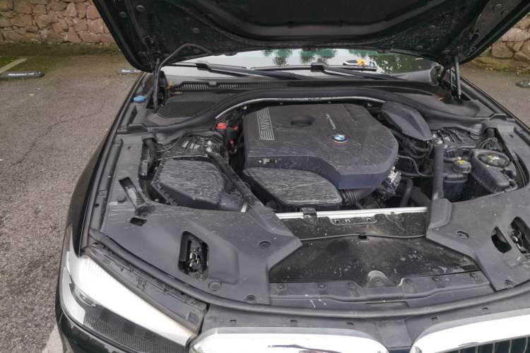 Used BMW 5 Series 2018 528Li Launch Special Edition Engine Bay Right