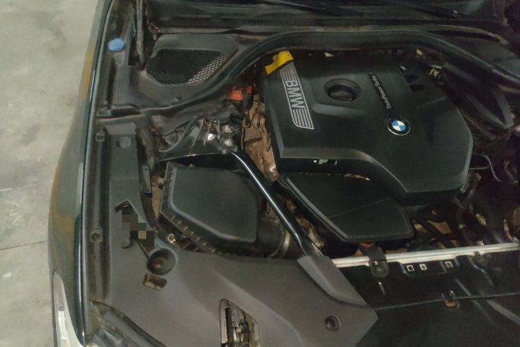 Used BMW 5 Series 2018 530Li Leading Edition Luxury Package Engine Bay Right