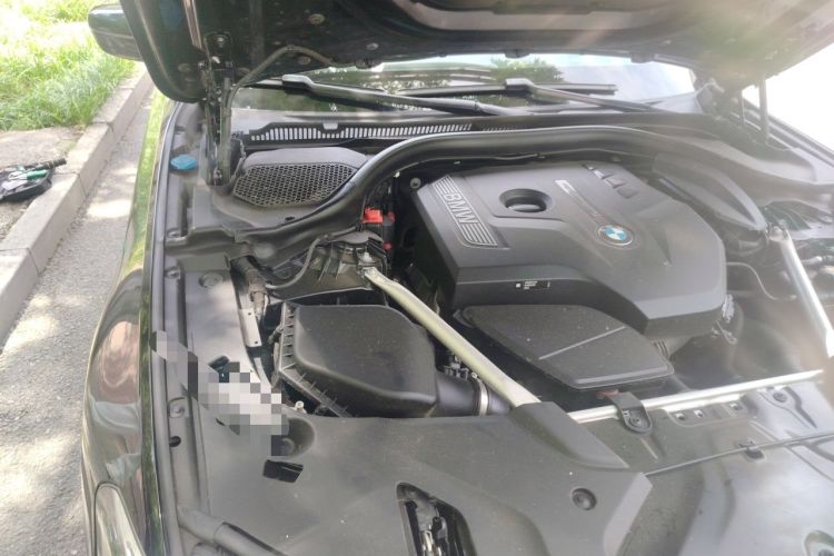Used BMW 5 Series 2018 530Li Luxury Edition Premium Package Engine Bay Right