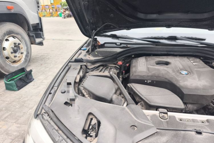 Used BMW 5 Series 2018 528Li Launch Special Edition Engine Bay Right