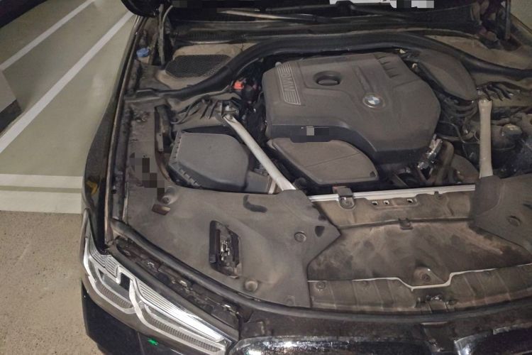 Used BMW 5 Series 2018 525Li Luxury Package Engine Bay Right