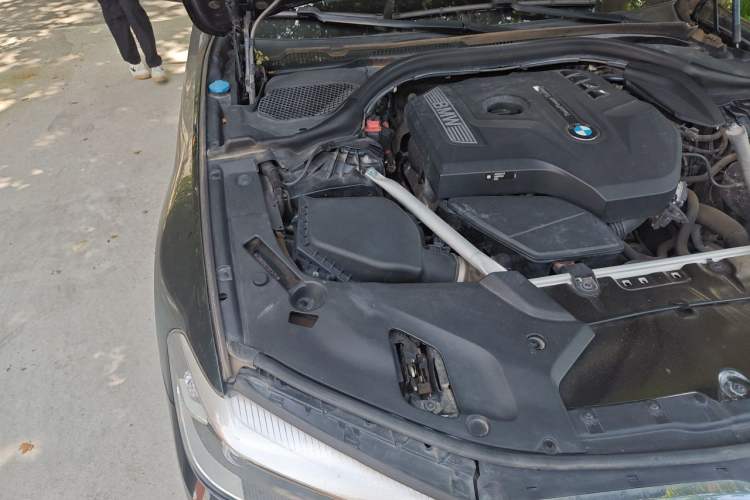 Used BMW 5 Series 2018 Facelifted 530Li xDrive Luxury Package Engine Bay Right