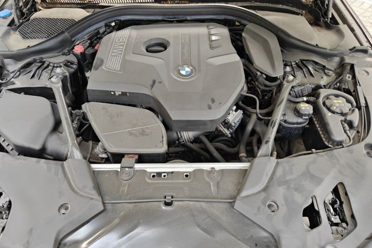 Used BMW 5 Series 2018 528Li Launch Special Edition Engine Bay