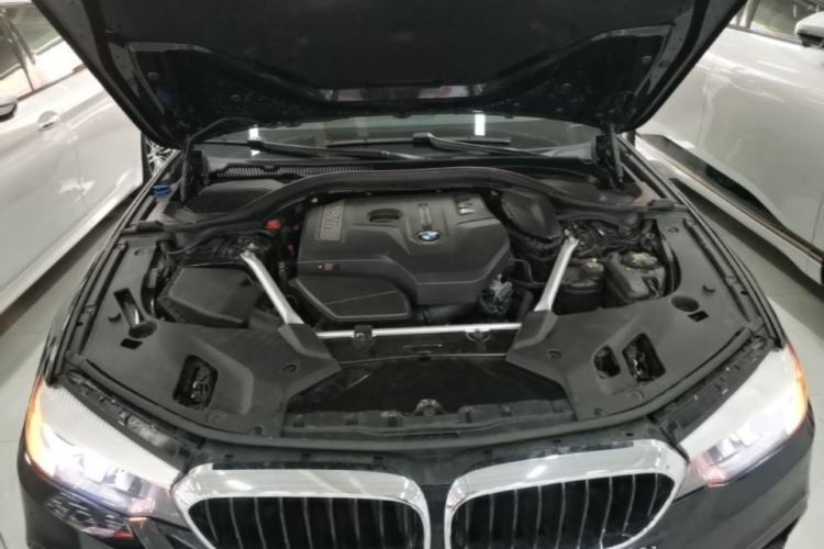 Used BMW 5 Series 2018 525i M Sport Package Engine Bay