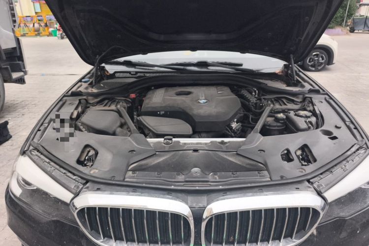 Used BMW 5 Series 2018 528Li Launch Special Edition Engine Bay