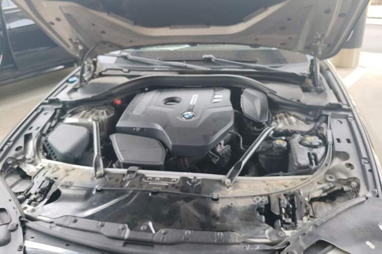 Used BMW 5 Series 2018 528Li Launch Special Edition Engine Bay