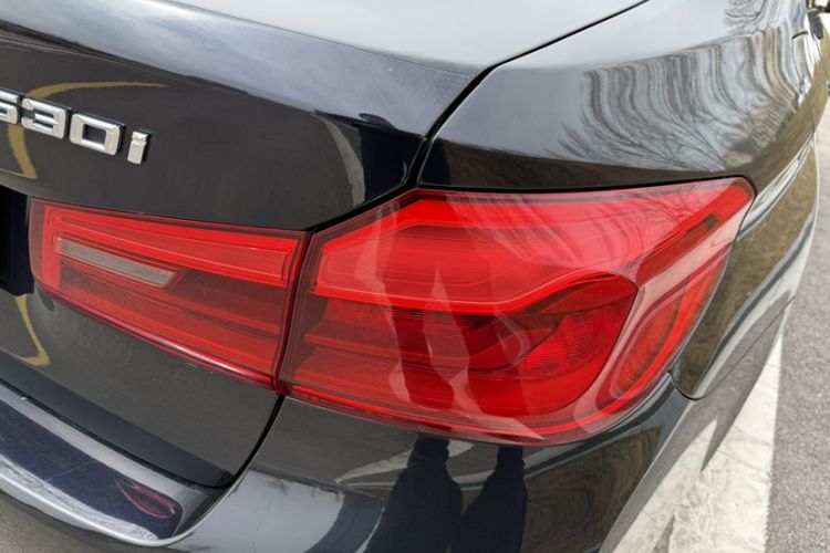 Used BMW 5 Series 2018 Restyled 530Li Leading Edition M Sport Package Exterior 1