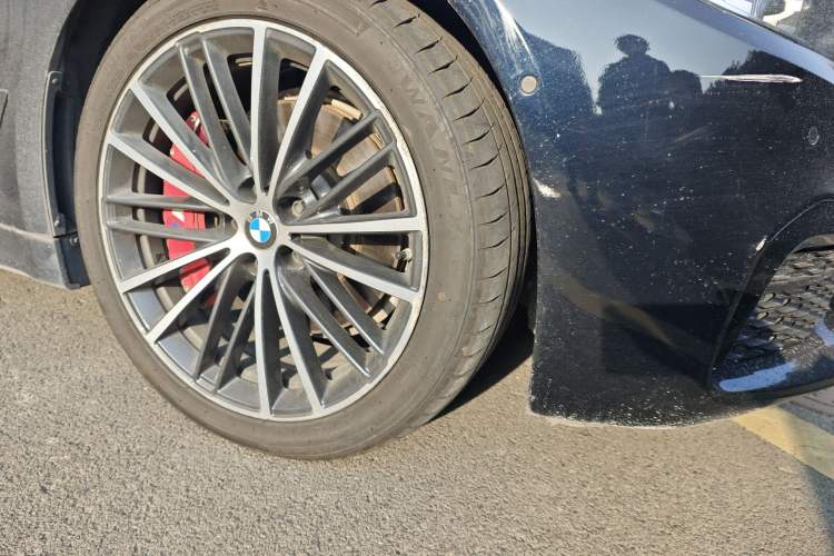 Used BMW 5 Series 2018 Restyled 530Li Luxury Edition M Sport Package Exterior 1
