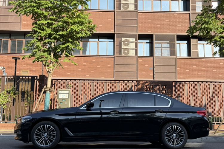 Used BMW 5 Series 2018 Facelifted 530Li Luxury Edition Premium Package Exterior 1