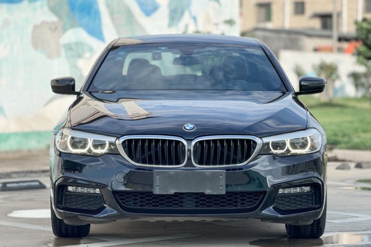 Used BMW 5 Series 2018 530Li Leading Model M Sport Package Exterior 1