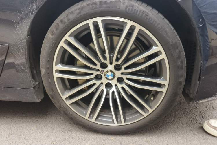 Used BMW 5 Series 2018 Restyled 530Li Luxury Edition M Sport Package Exterior 1