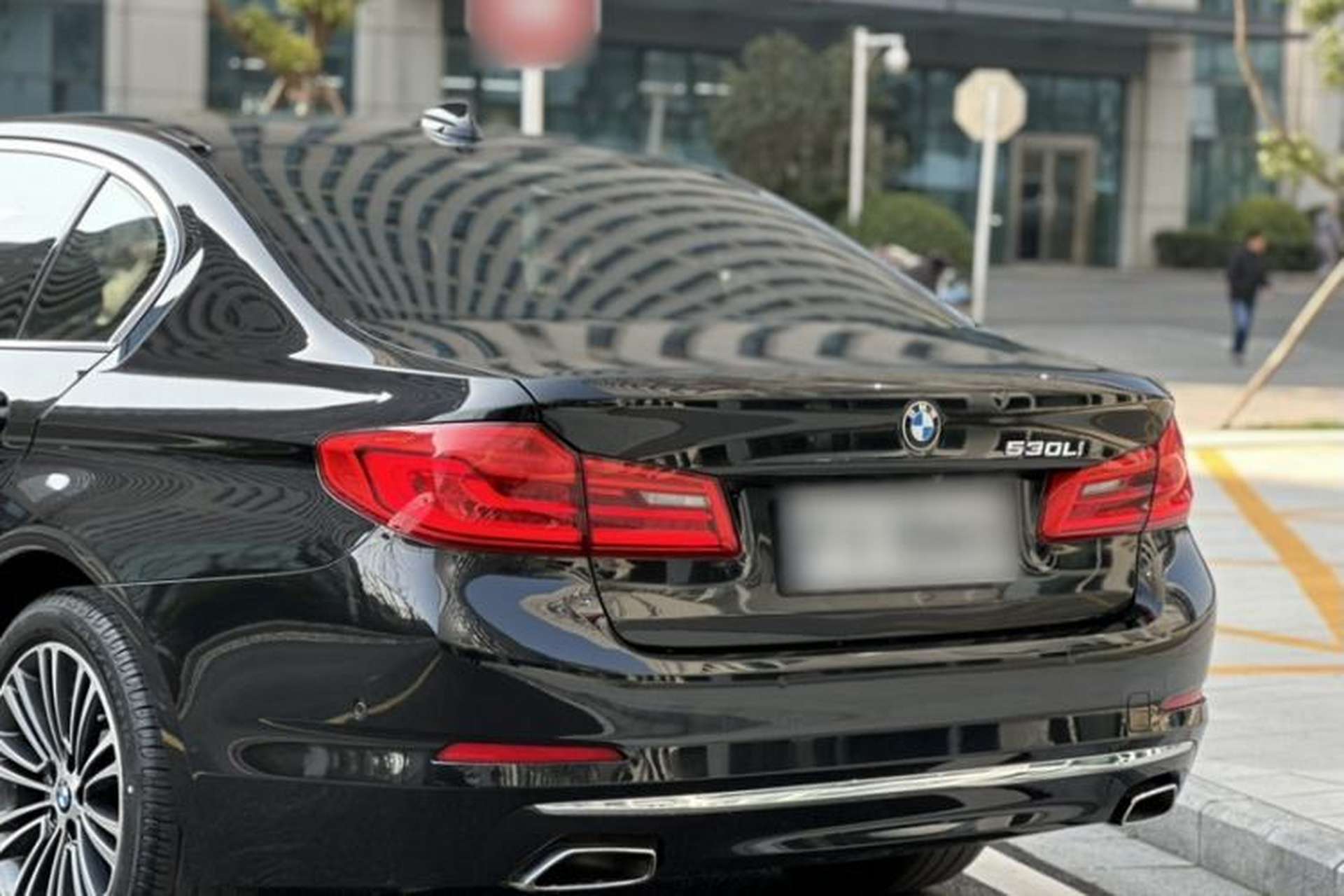 Used BMW 5 Series 2018 Facelifted 530Li Luxury Edition Premium Package Exterior 12