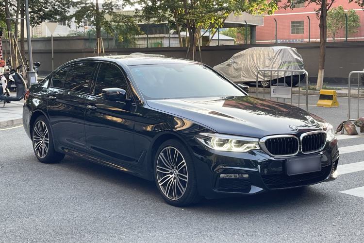 Used BMW 5 Series 2018 Restyled 530Li Luxury Edition M Sport Package Exterior 2