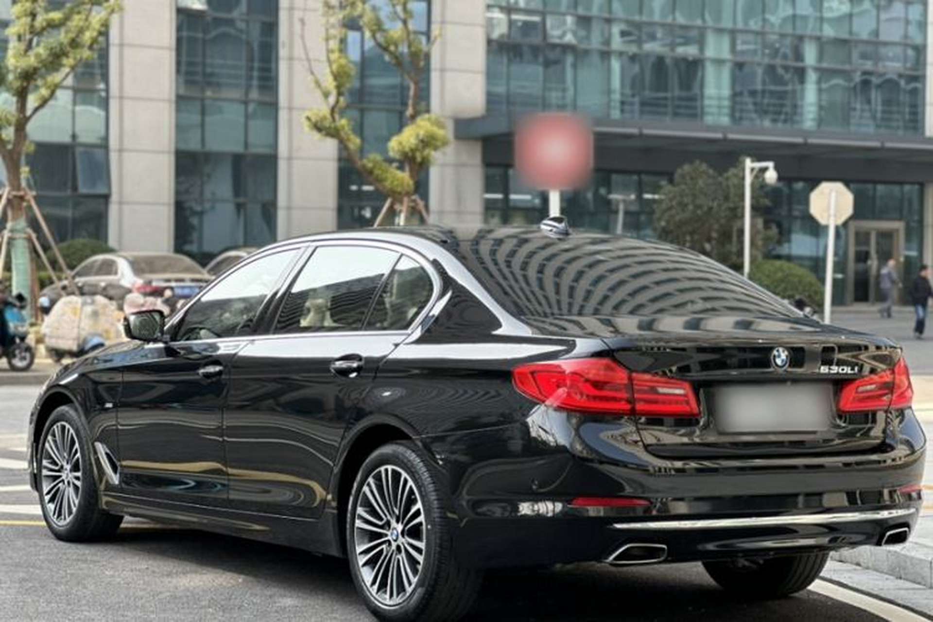 Used BMW 5 Series 2018 Facelifted 530Li Luxury Edition Premium Package Exterior 2