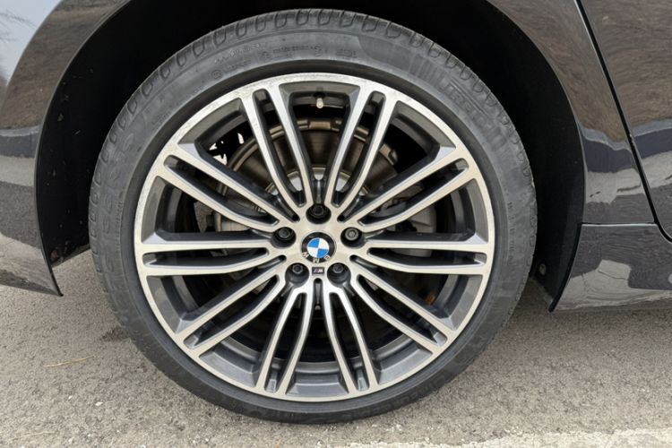 Used BMW 5 Series 2018 Restyled 530Li Leading Edition M Sport Package Exterior 2