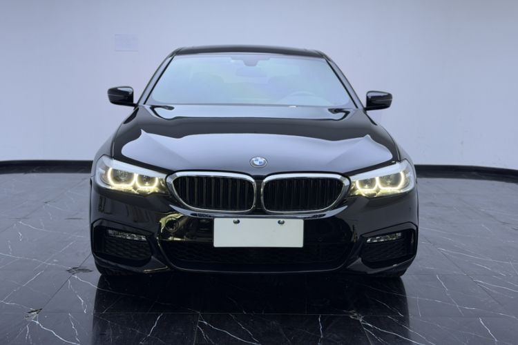 Used BMW 5 Series 2018 Facelifted 530Li xDrive M Sport Package Exterior 2