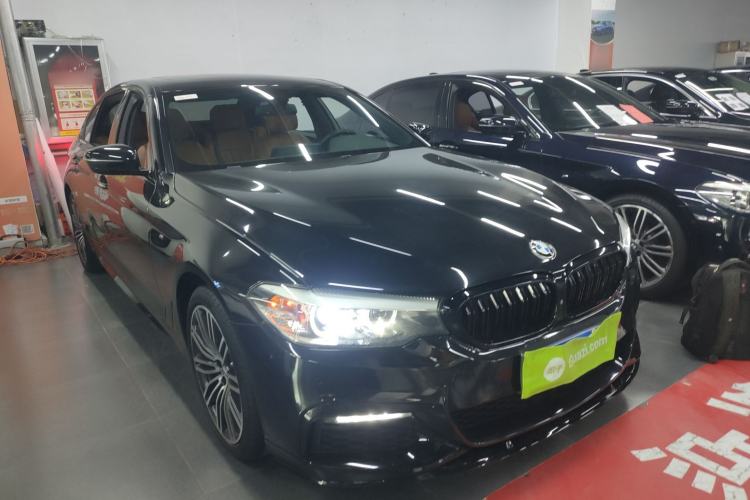 Used BMW 5 Series 2018 Facelifted 530Li xDrive M Sport Package Exterior 2