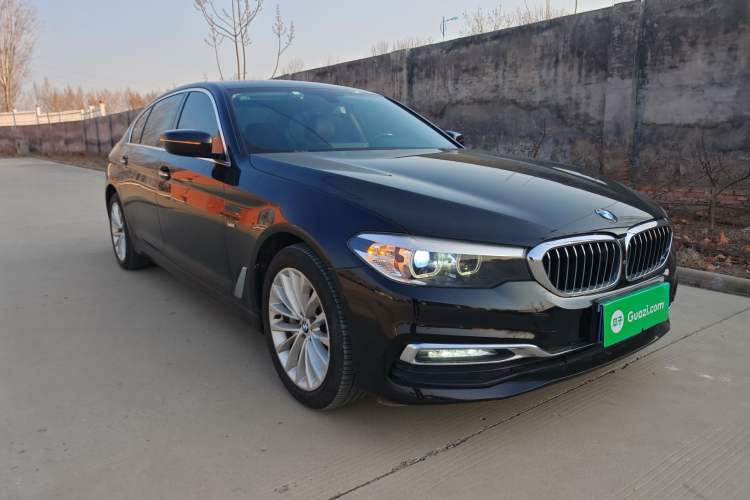 Used BMW 5 Series 2018 Facelifted 530Li xDrive Luxury Package Exterior 2