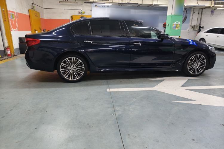 Used BMW 5 Series 2018 Restyled 530Li Luxury Edition M Sport Package Exterior 3