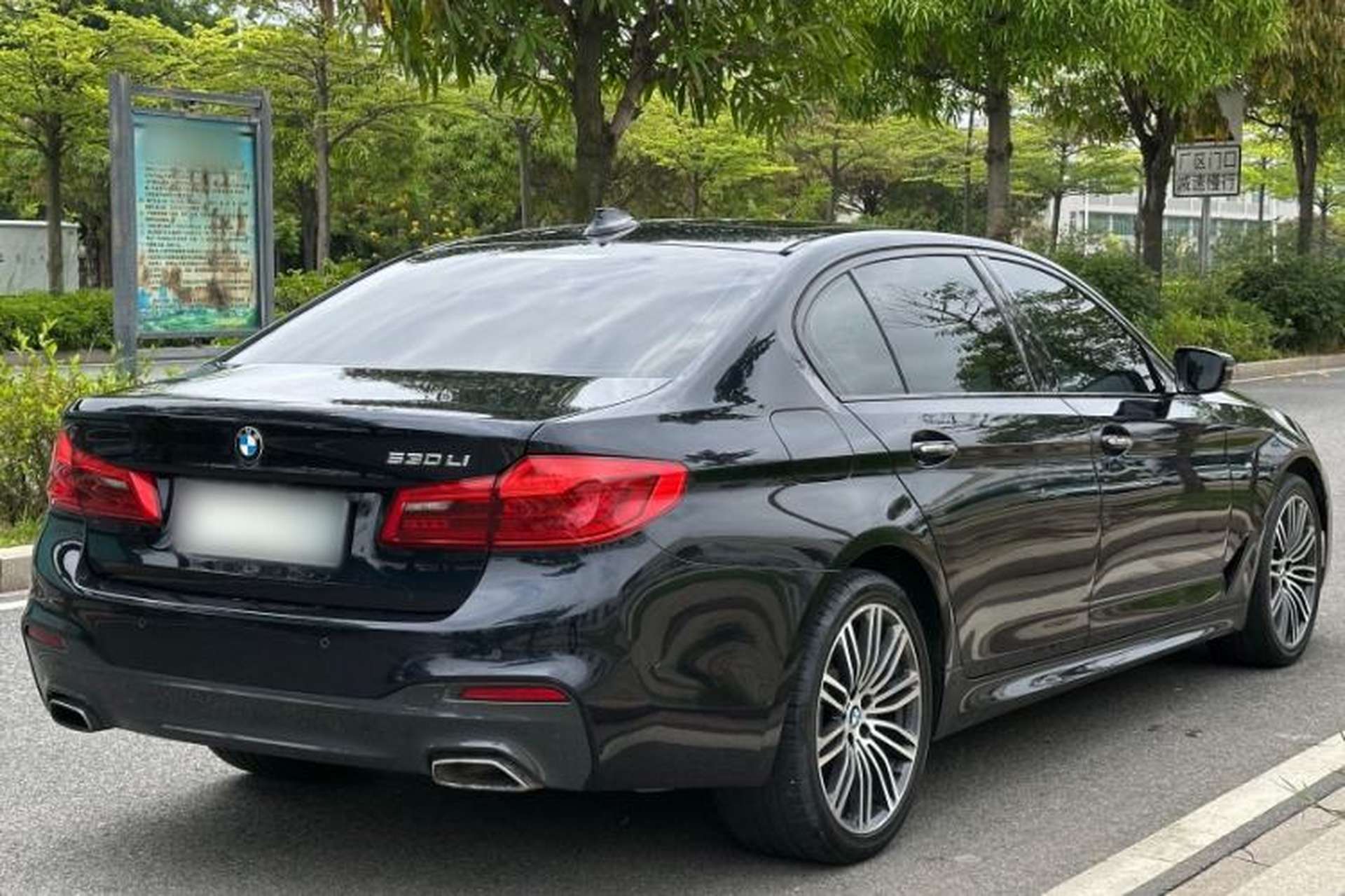 Used BMW 5 Series 2018 530Li Leading Model M Sport Package Exterior 3