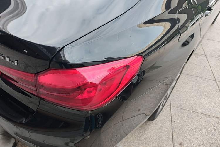 Used BMW 5 Series 2018 525Li M Sport Package Exterior 3