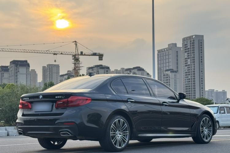 Used BMW 5 Series 2018 Restyled 530Li Luxury Edition M Sport Package Exterior 3