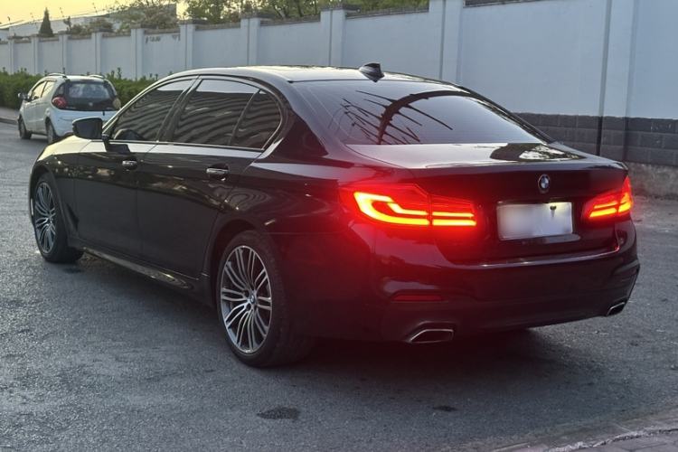 Used BMW 5 Series 2018 Restyled 530Li Leading Edition M Sport Package Exterior 3