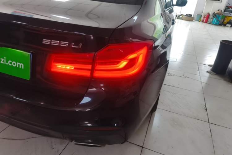 Used BMW 5 Series 2018 525Li M Sport Package Exterior 3