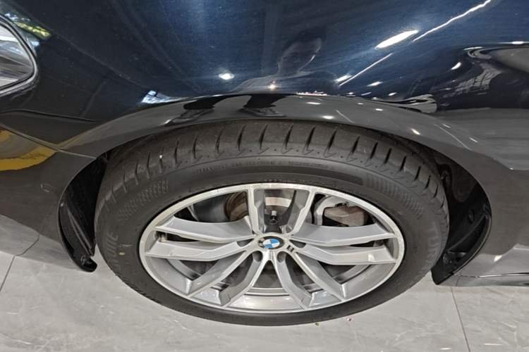 Used BMW 5 Series 2018 525Li M Sport Package Exterior 3
