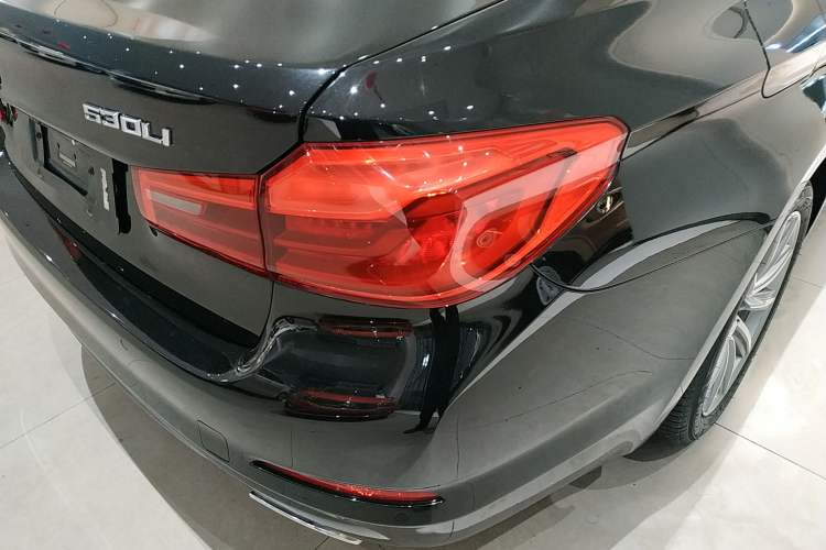 Used BMW 5 Series 2018 528Li Launch Special Edition Exterior 3