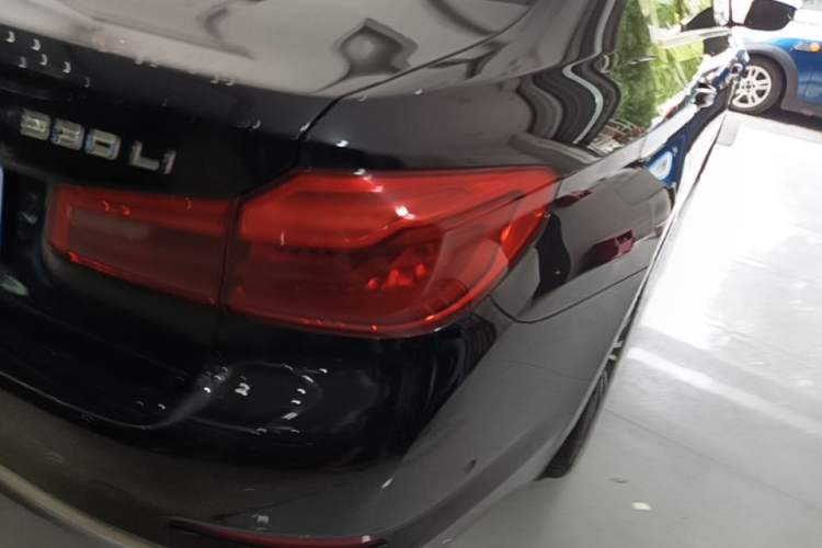 Used BMW 5 Series 2018 Facelifted 530Li Luxury Edition Premium Package Exterior 3