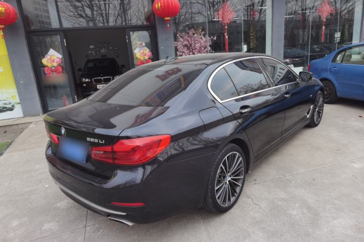 Used BMW 5 Series 2018 525Li Luxury Package Exterior 3