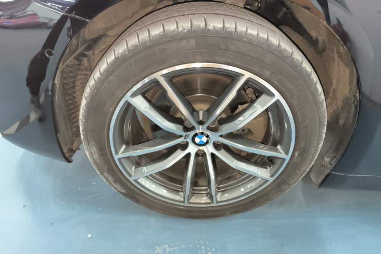 Used BMW 5 Series 2018 525Li M Sport Package Exterior 3
