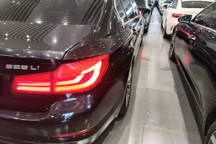 Used BMW 5 Series 2018 528Li Launch Special Edition Exterior 3
