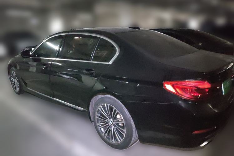 Used BMW 5 Series 2018 Facelifted 530Li Luxury Edition Premium Package Exterior 3