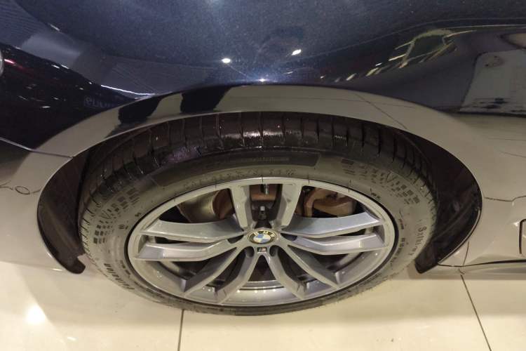 Used BMW 5 Series 2018 525i M Sport Package Exterior 4