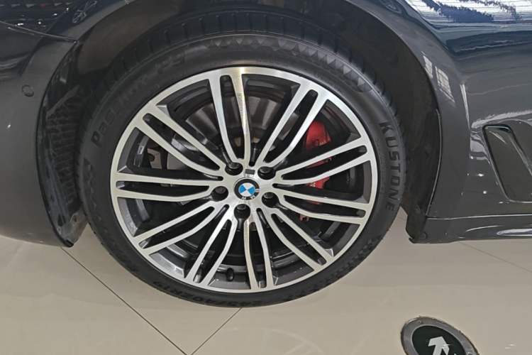 Used BMW 5 Series 2018 530Li xDrive M Sport Package Exterior 4
