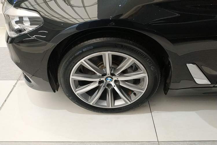 Used BMW 5 Series 2018 528Li Launch Special Edition Exterior 4